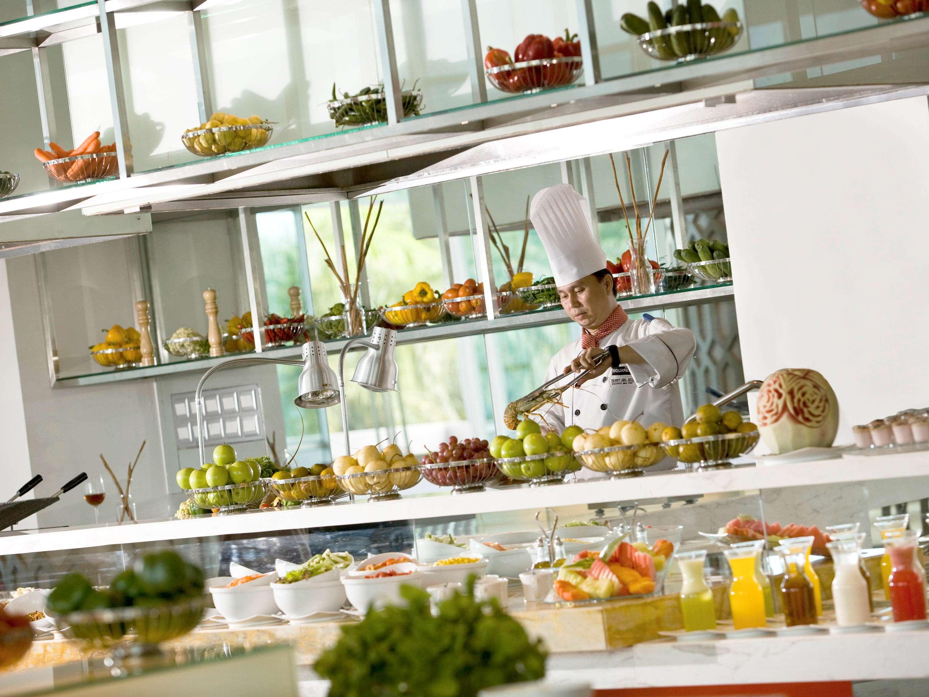 Novotel Bangka Hotel & Convention Center Pangkal Pinang Restoran gambar