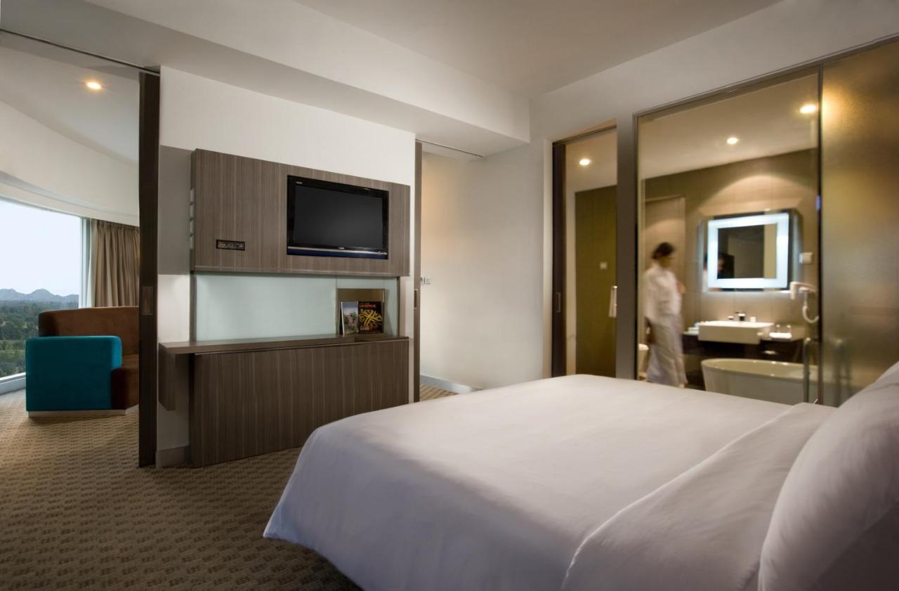 Novotel Bangka Hotel & Convention Center Pangkal Pinang Luaran gambar